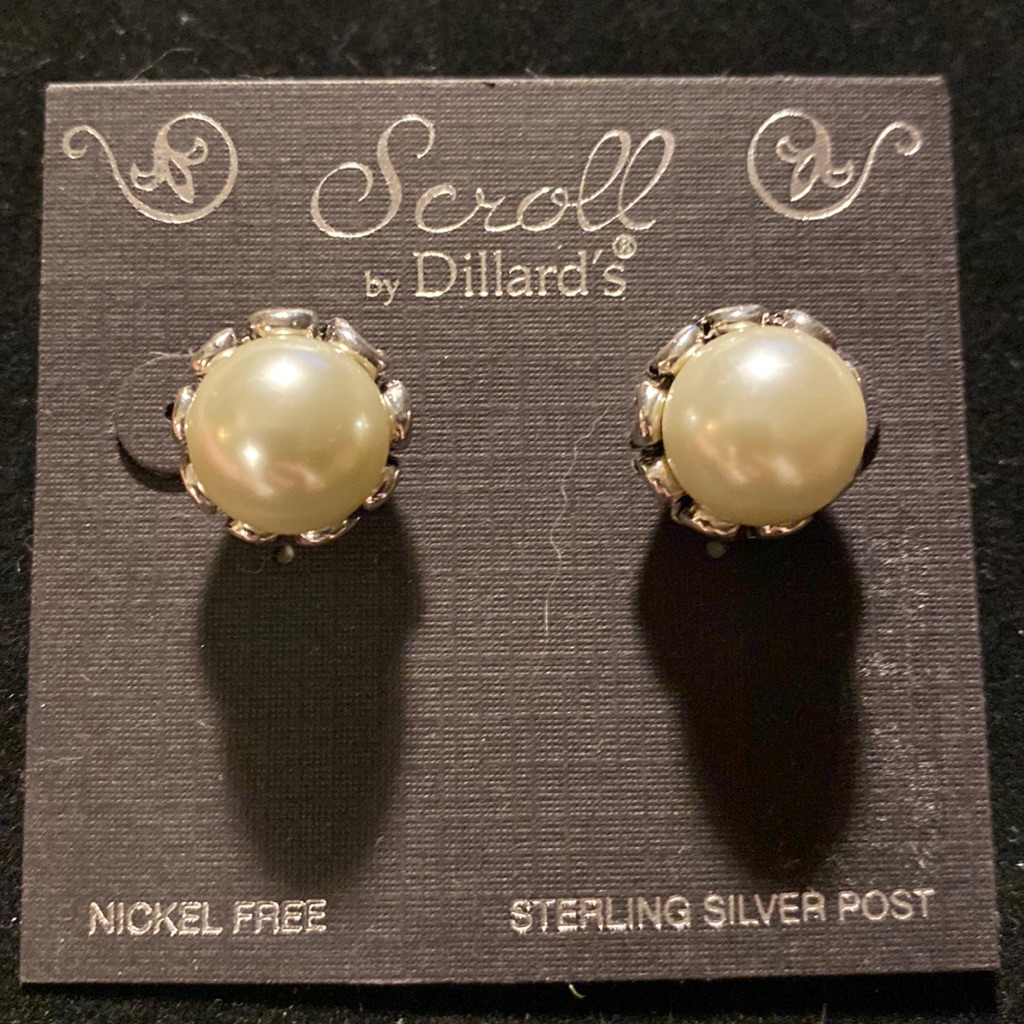 Nwt Scroll Brand Pearl Stud Earrings